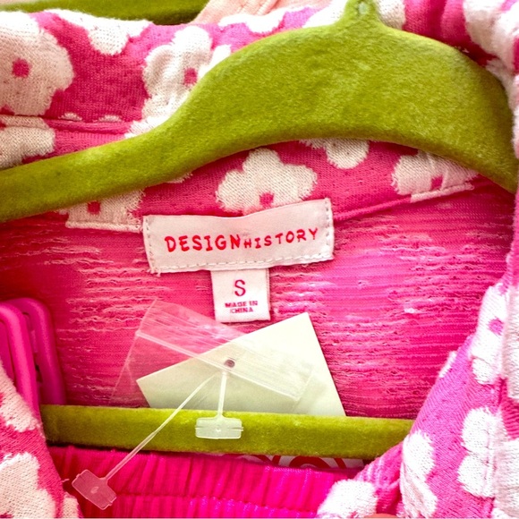 Design History NWT Sz S Girls' Pink & White Floral Polo Shirt - Picture 3 of 3